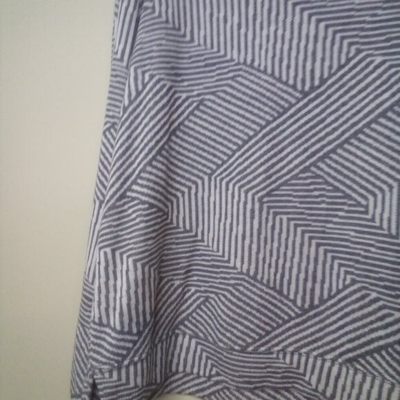 Ellen Tracy Sweater Pullover XL Women Long Sleeve Pattern Gray White - Picture 2 of 14